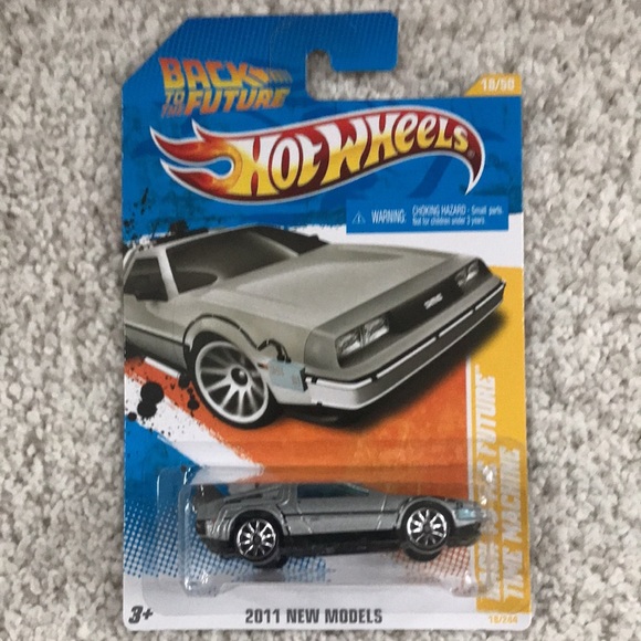 2011 Hot Wheels Back To The Future Time Machine DeLorean - Picture 2 of 6